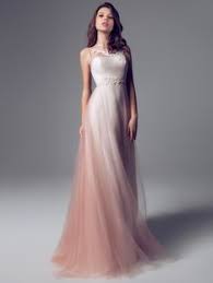 Scopri ricette, idee per la casa, consigli di stile e altre idee da provare. Die 18 Besten Ideen Zu Dip Dye Wedding Dress Hochzeitskleid Brautkleid Ombre Hochzeitskleid