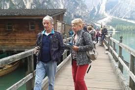 L'uomo dei boschi ha gli occhi azzurri e profondi di terence hill, la sua figura è circondata da un'aura misteriosa. Un Passo Dal Cielo Pronto A Dire Addio All Alta Pusteria Cronaca Trentino