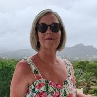 Laura Belding's Instagram, Twitter & Facebook