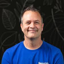 Linnea Thomas's Instagram, Twitter & Facebook