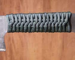Shrinking paracord after you have already made something out of it also has a nice benefit. 16 Paracord Knife Handle Patterns Paracord Knife Wrap