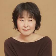 Meet Lingyan Liu (@historyatillinois), 2022–2023 HRI Campus Graduate  Student Fellow. Liu's research project, “That Hideous Sound: The Speaking,  Singing, and Shouting of Chinese and Chinese Americans in Race Making,  1850s-1930s,” explores how