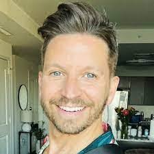 Kelly Handford's Instagram, Twitter & Facebook