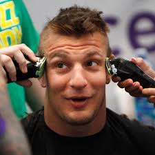 Rob Gronkowski talks haircuts, not contracts