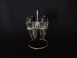 Saliere Et Poivriere Vintage Tres Originales Etsy Light Bulb
