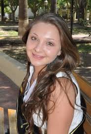 Diez jóvenes sueñan con la corona de Santa Rosa. Votá por tu preferida