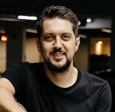 Max Maxim's Instagram, Twitter & Facebook