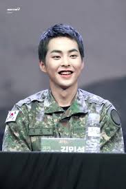 Berusia Genap 30 Tahun Saat Wamil 10 Potret Xiumin Pakai Seragam Ini Malah Bikin Gemes Exo Entertainment Chanyeol
