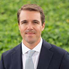 Gavin Gill's Instagram, Twitter & Facebook