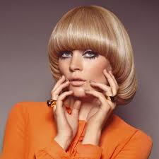 A pageboy haircut is a hairstyle that was most popular in the 1950s and 1960s. In With The New Retro With These 50 Pageboy Haircuts Hair Motive Hair Motive