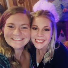 Madison Lyons (@madiisonlyons)