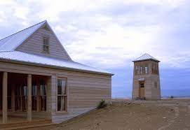 A gambrel barn can be built using any type of construction or framing technique. Dutch Gable Roof