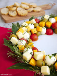 Aperitif Plateau De Fromage Couronne De Noel Cheese Platters Appetizers For Party Holiday Appetizers Easy
