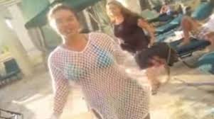 Burro van rankin revela como descubrió a su ex karla álvarez con un director de telenovela. Retoman Video De Chiquis Y Jenni Rivera En Bikini En Una De Sus Ultimas Vacaciones En Hawaii La Raza