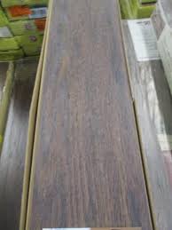 Trafficmaster reclaimed oak 7 mm thick x 7 2 3 in wide x 50 5 8 in length laminate flooring 24 17 sq ft case. Traffic Master Glueless Laminate Flooring Colfax Prime Time Auctions