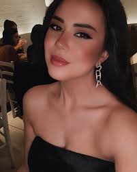 I don't know what the future holds, but I am grateful for slow and steady  growth. #thankful #blessed #grateful . . . . #ss #stephaniesalem #lebanese  #actress #proud