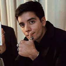 Gambito de dama la nueva serie de Netflix es una ficción que explora la  vida de una huérfana prodigio del ajedrez llamada Beth Harmon desde los  ocho a los veintidós años, mientras