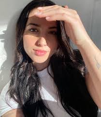 Erika May's Instagram, Twitter & Facebook