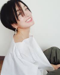 高山都さんはinstagramを利用しています hello may 気持ちのいい青空だったから メイクもおニューを shiseidoのpicoの今日発売の新色はまさに 初夏 って色名 塗るだけで顔に元気が宿るハッピーオレンジだな 発色も良くて塗りやす ショート 美人