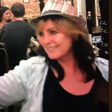 Hello, can someone cut the Ikea curtains? 4x 140 whide. Thanks