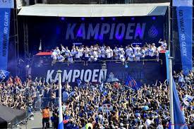 Vier mee met deze unieke merchandise en maak het seizoen nog wat extra memorabel! Club Brugge En Niet Vijfvoudig Landskampioen Anderlecht Is Kampioen Van Het Decennium Voetbalnieuws Vrouwenvoetbalkrant Be