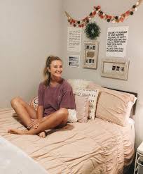 Ideas pinterest, student bedroom ideas tumblr, student bedroom layout ideas, student bedroom storage ideas, student bedroom wall ideas, student house bedroom ideas, uni student bedroom ideas, university student couple is making creative furniture and decor for the dream bedroom. Awesome 39 Creative College Apartment Decoration More At Https Homishome Com 2019 03 07 39 Creative College Apartment Decor Dorm Room Decor Dorm Sweet Dorm