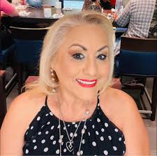 Hola España. Soy Gloria Gaynor. Acabo de actuar en Dinamarca e Inglaterra y  tú eres la siguiente. Espero verte el martes por la noche en el Festival  Sal de Música.