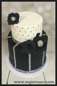 Black And White Wedding Cakes With Bling Black White And Bling 40th Birthday Cake Edible Black Flowers 40th Birthday Cakes Cake Beautiful Cakes