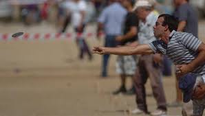 Jogo da malha this game is a lot like the american game of horseshoes and, not surprisingly, it has the same historical origins. Adepto Do Jogo Da Malha Esta De Regresso O Torneio Da Malha Do Concelho De Elvas Odigital Pt