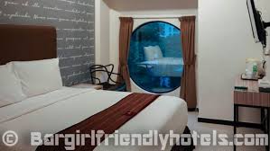 Posisinya deket dengan hotel hypers suare, klo dari pintu masuk, lurus aja ngikutin jalan, terus masuk ke komplek food festival, nah sebelum food festival ada keliatan tkp di sebelah 17. Kuala Lumpur