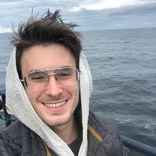 Sami Lewis's Instagram, Twitter & Facebook