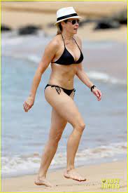 Chelsea Handler Bares Bikini Beach Body in Hawaii!: Photo 2961678 | Bikini, Chelsea  Handler Photos | Just Jared: Entertainment News