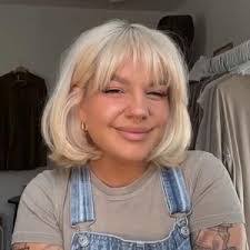 Maria Armstrong's Instagram, Twitter & Facebook