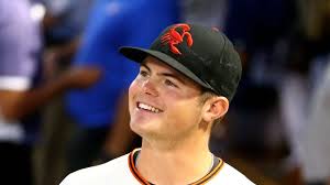 Giants promote Christian Arroyo to majors