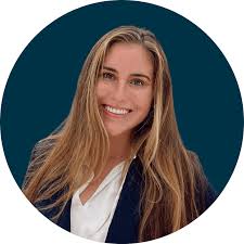 Elizabeth Ropp's Instagram, Twitter & Facebook