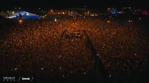The crowd that came to see #JENNIE at the Coachella Outdoor ...