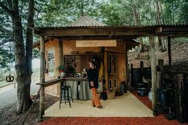 After A Busy Week In The Hustle And Bustle Of Melbourne It Was Nice To Escape Away To The Tall Trees And Quiet Nights Of Alkira Tall Trees Cozy Lush Garden