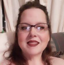 Unique Wooden Staircase with Tree Trunk Design