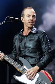 Calogero (born calogero maurici on july 30, 1971 in échirolles, near grenoble) is a french singer. Calogero Artiste Interprete De Chanson Francaise Et Variete Pour Soiree Et Evenement