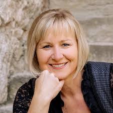 Jill Hobbs's Instagram, Twitter & Facebook