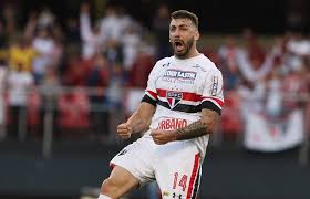 El delantero se despidió de los hinchas de river con afectuosas palabras. Lucas Pratto A Man Of Strange Faith The Football Pink