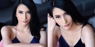 Ini ceritanya emang adegan tabrakan tapi motornya bablas dan… Tyas Mirasih Berbalut Lingerie Cantik Menggemaskan