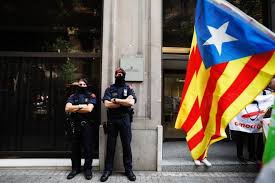 Böyle ifade özgürlüğü (kapanış web siteleri, afiş gereksinimi.) ve yazışma özgürlüğüne olarak ekim ayından bu yana nedeniyle sansür ve temel. Referendum Cataluna 1 O El Tsjc Ordena Impedir El Uso De Locales Publicos Para El Referendum Del 1 O El Mundo