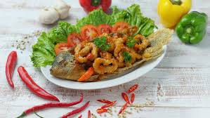 Pertama tama kita bersihkan sisik ikan gurame hingga bersih, kemudian kita kerat kerat dan lumuri dengan garam dan air jeruk nipis. Gambar Masakan Ikan Gurame Asam Manis Resep Gurame Asam Manis Praktis Sederhana Bahan Bahan Cara Membuat Kerjanya Jevt Online