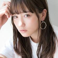 今どき前髪は束感が命 旬でかわいいおすすめ隙間バング スタイリング法 美的 com 前髪 セット ミディアムシャグヘアカット ミディアム 前髪あり