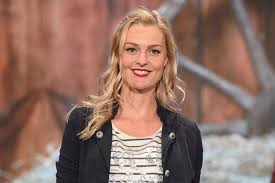 Miriam's name could also be derived from the egyptian words myr beloved.. Ex Gntm Star Miriam Holler Wieder Verletzt Ich Bin Erschopft Gala De