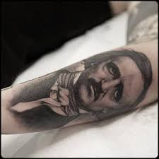 Encyclopédie du luxe en france. Kat Von D France Facebook