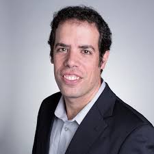 Daniel Carvalho's Instagram, Twitter & Facebook