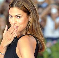 Not only is she known for her role in the acting industry but she is now known as the woman who got to have. Komodie Eva Mendes Liebt Will Ferrell Als Cop Welt