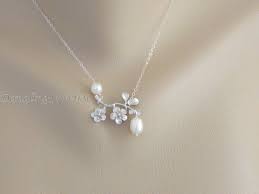 Cherry Blossom Necklace Plum Blossom Flower Sterling Silver Bridesmaid Gifts Wedding Jewelry Bridesmaid Necklace Mother Jewelry 35 00 Via Etsy Blommor